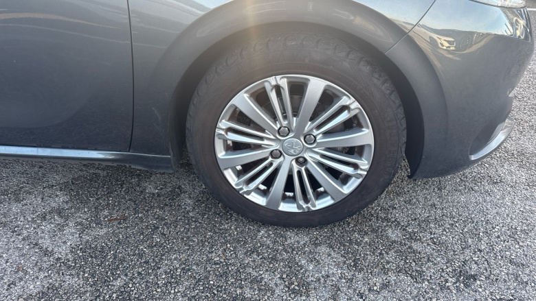 Peugeot 208 1.2 PureTech 82 Allure 5dr Petrol Hatchback